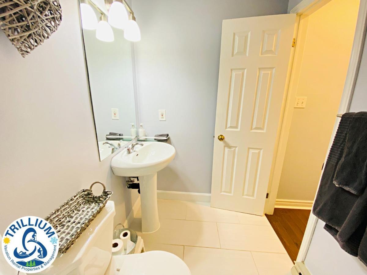 Cozy Studio Loft With 2 Baths Next To Slopes 블루마운틴 외부 사진