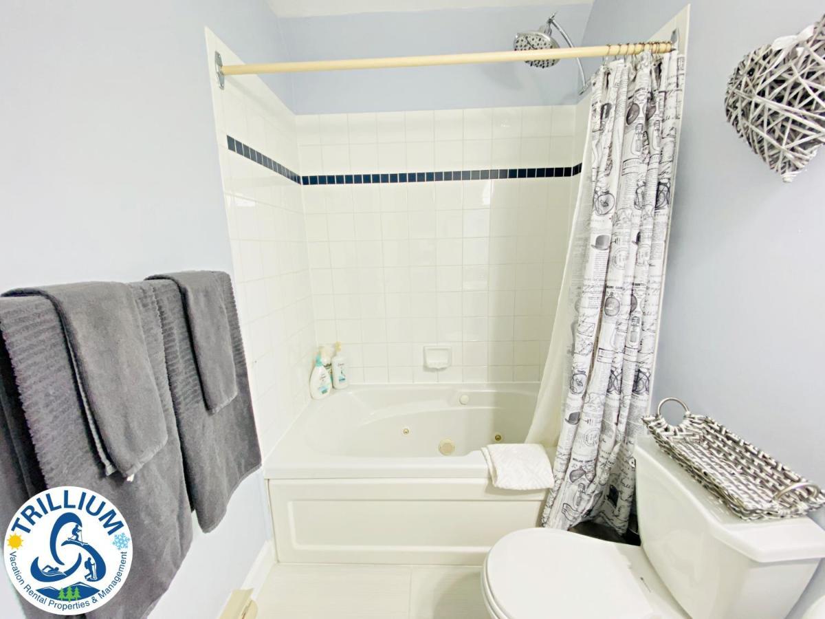 Cozy Studio Loft With 2 Baths Next To Slopes 블루마운틴 외부 사진