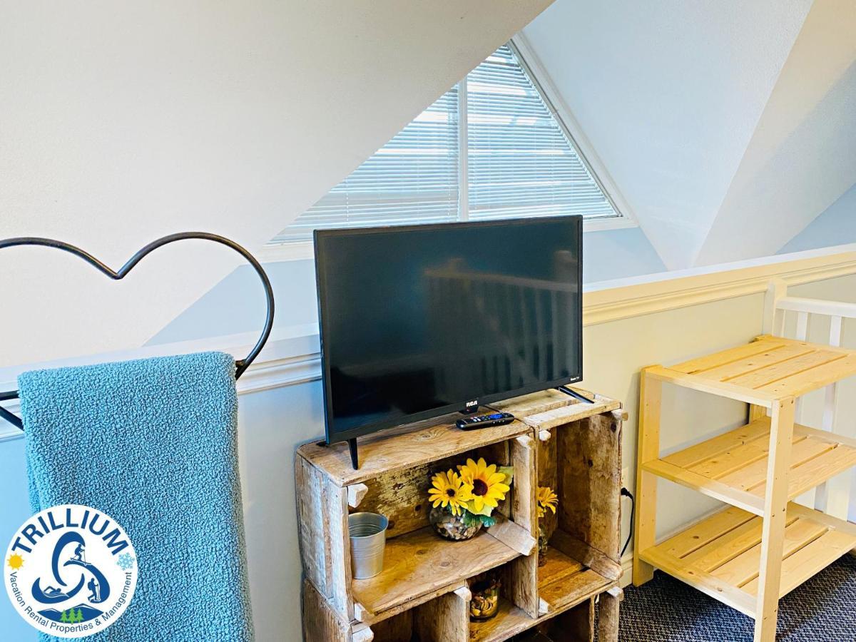 Cozy Studio Loft With 2 Baths Next To Slopes 블루마운틴 외부 사진